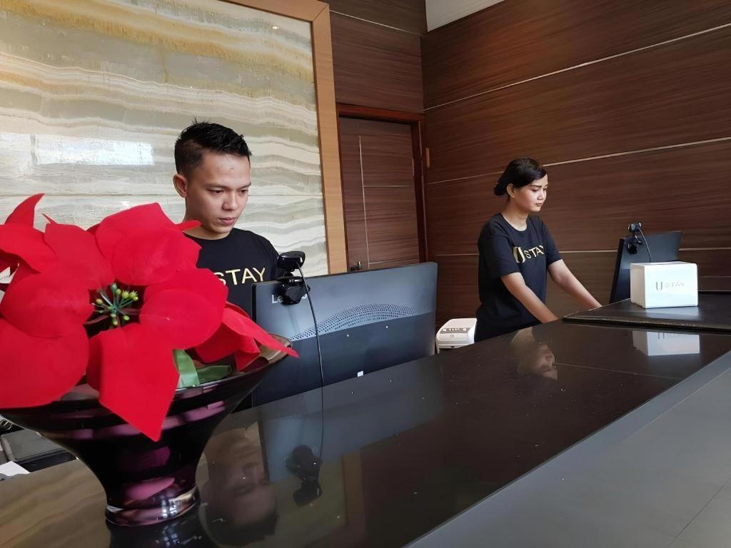 U Stay Hotel Mangga Besar Джакарта Экстерьер фото